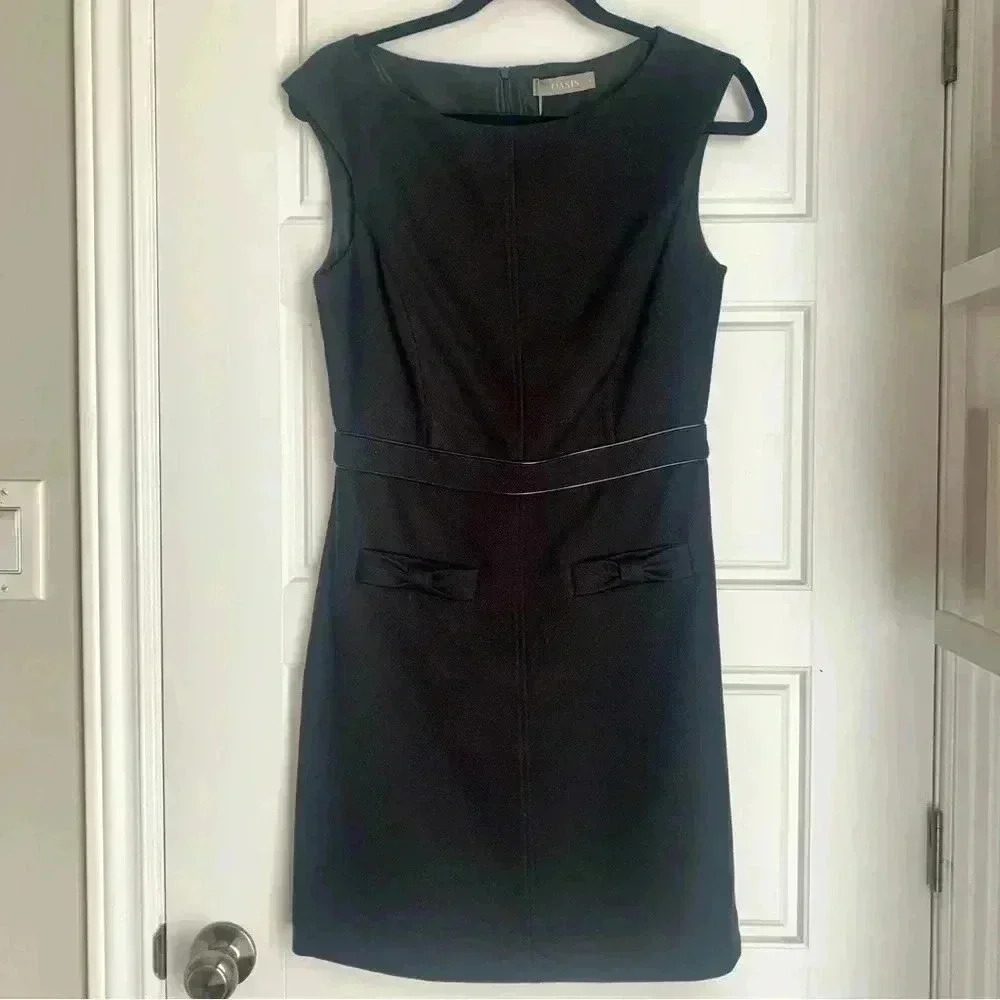NWT - Perfect little Black dress LBD, very Audrey  Hepburn. Size S